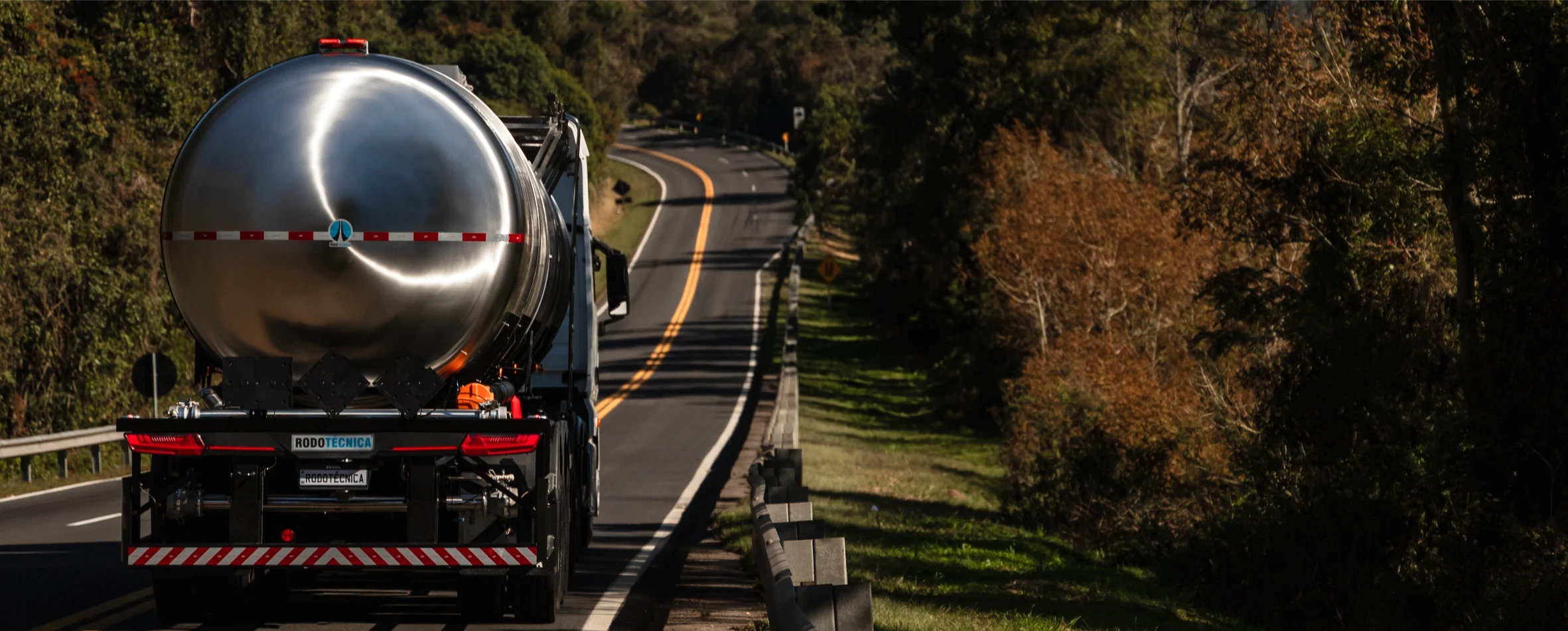 About Ambiental Hero Background