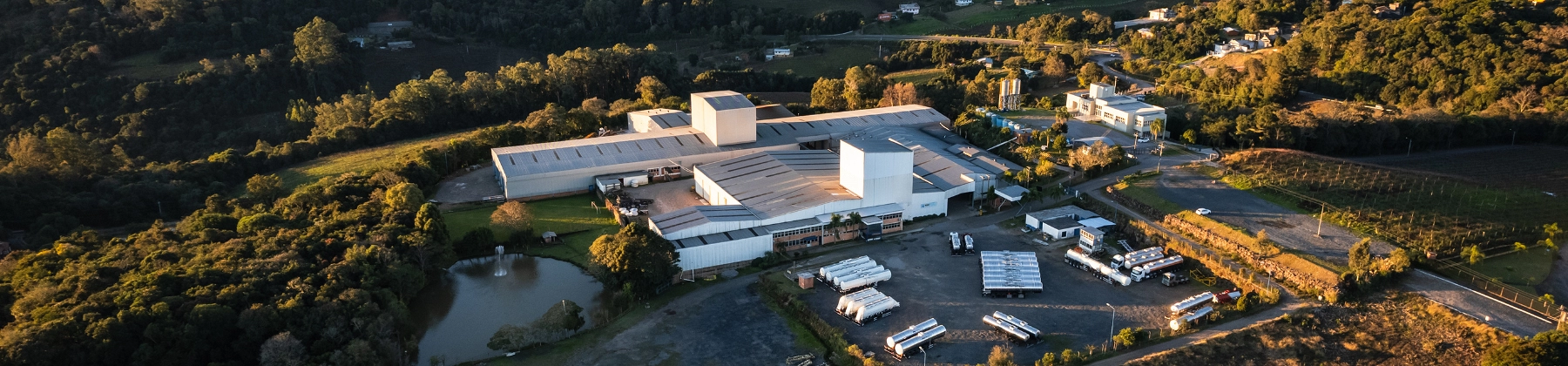 Contato Hero Background